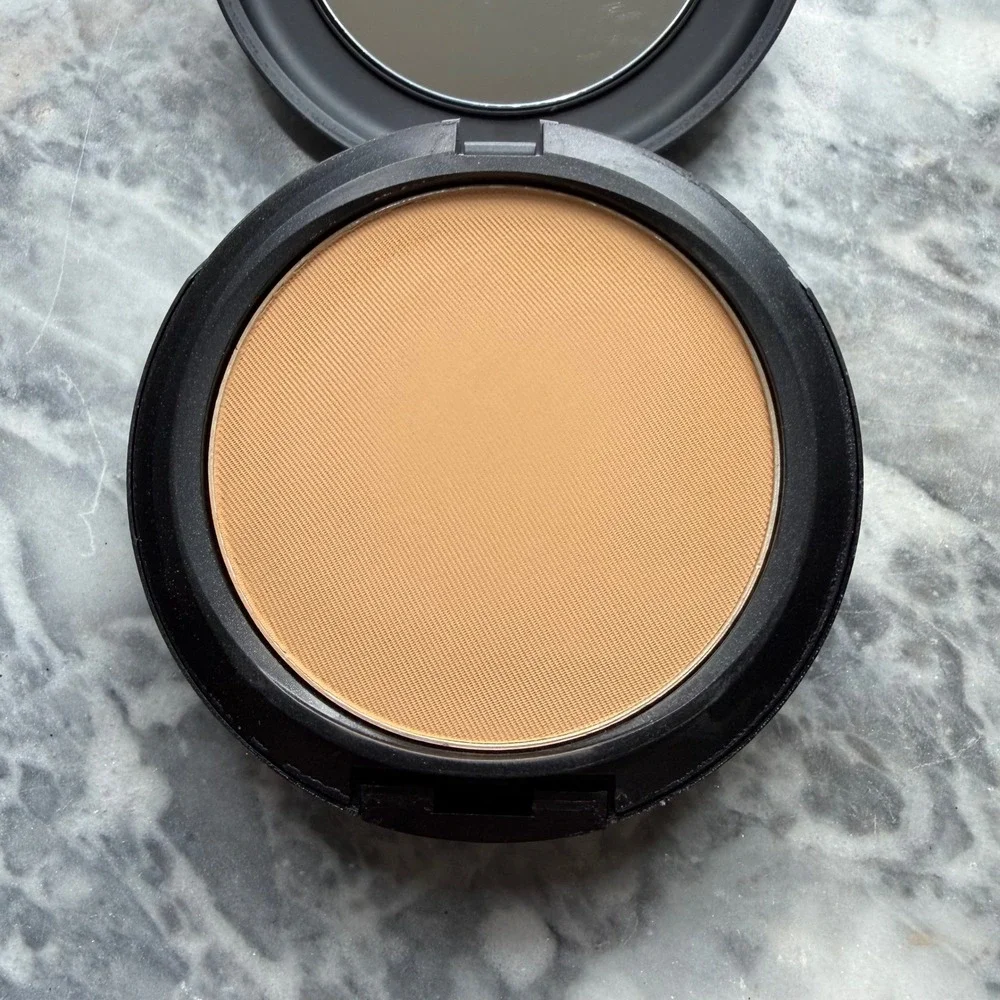 MAC Studio Fix Powder Plus Foundation NC43